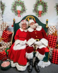 Mr. and Mrs. Clause at City Hall